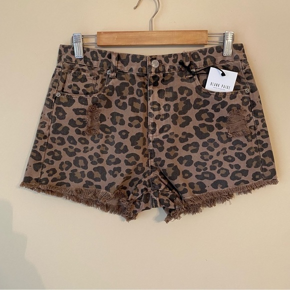Blank Paige Pants - Blank Paige Leopard Distressed High Rise Denim Shorts - Large